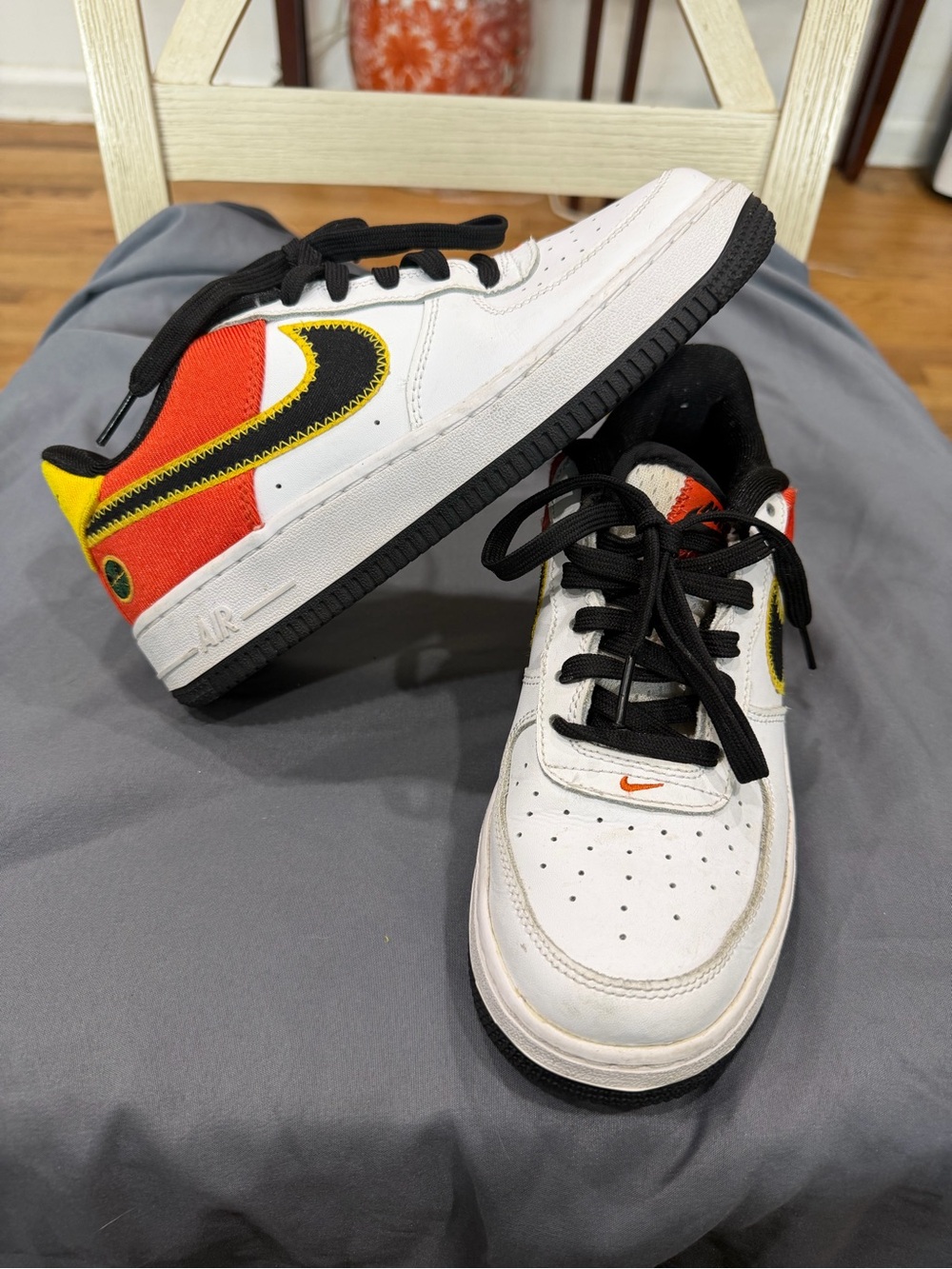 Nike Kids Low-Top Sneakers in White, Red, Yellow & Black